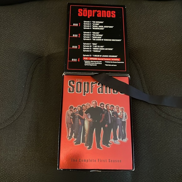 The Sopranos the complete first season 4 dvd set. - Picture 11 of 11